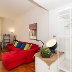 Lungo Po Riverview Apartment