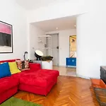 Lungo Po Riverview Apartment