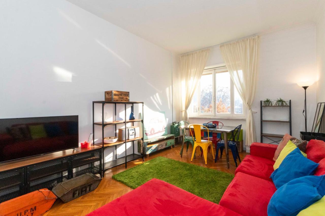 Lungo Po Riverview Apartment Turin