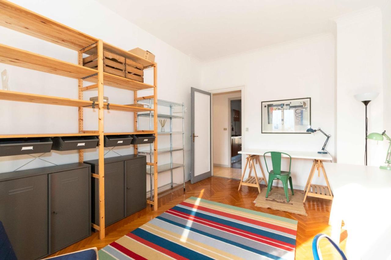Lungo Po Riverview Apartment