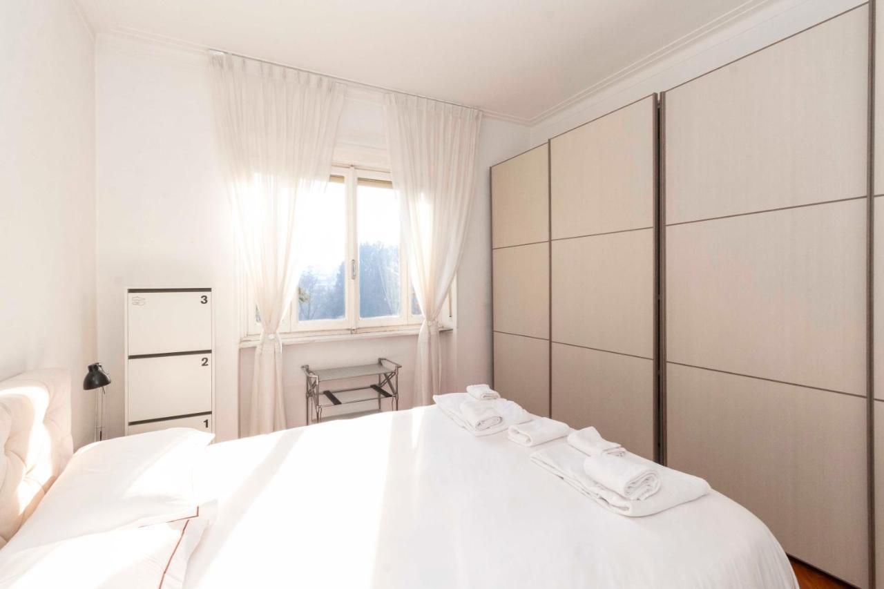 Lungo Po Riverview Apartment *