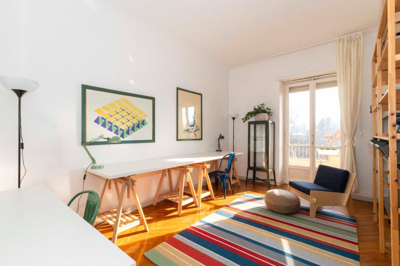 Lungo Po Riverview Apartment *
